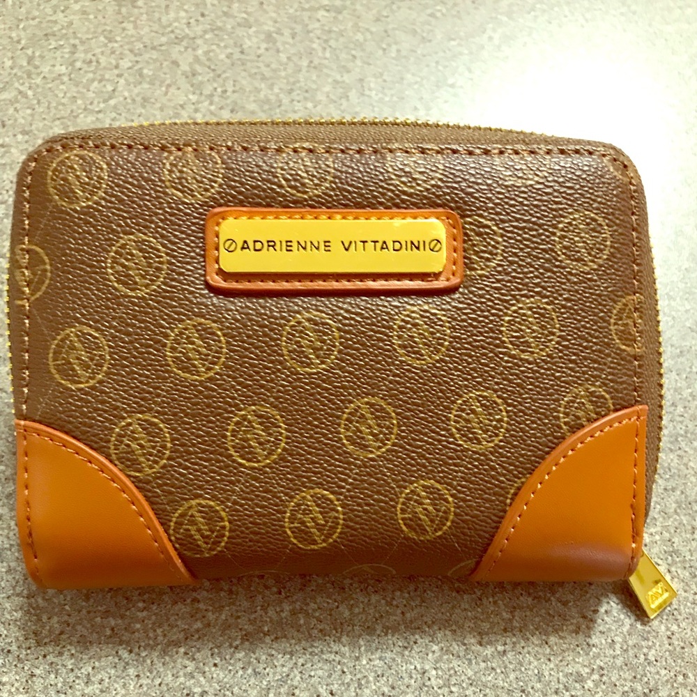 Adrienne Vittadini wallet
